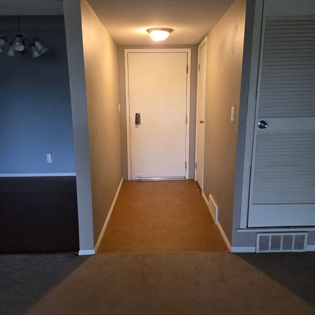 Photo - South Lincoln 1-bedroom apartment