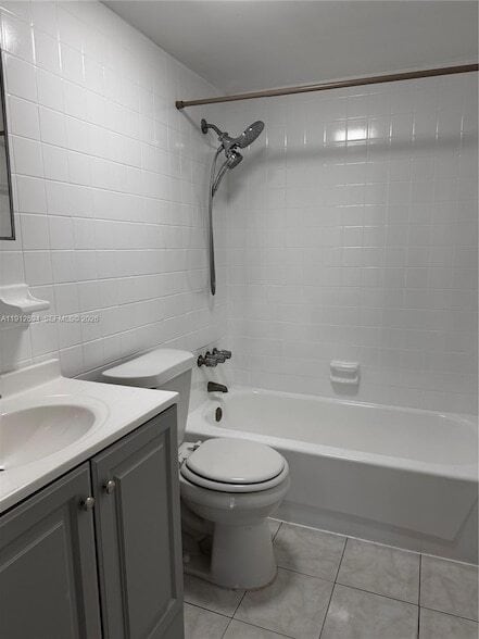 Photo - 1330 W 54th St Unit 205C