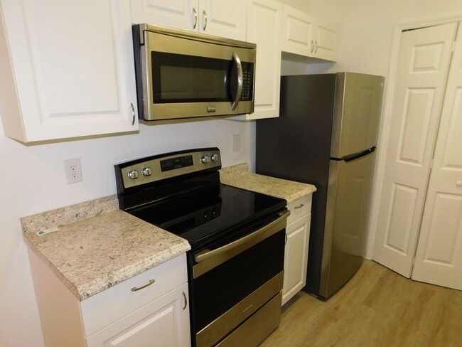 Photo - 2 Bed 2 Bath Split Plan Condo at Sunset Lake on Turkey Lake Unidad 103