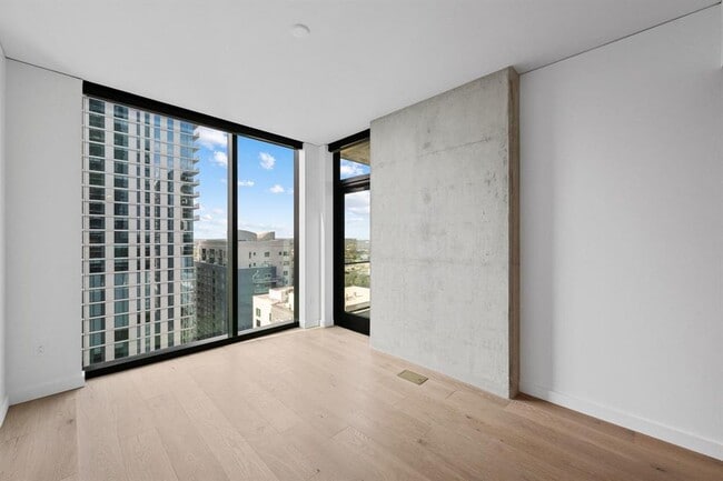 Photo - 610 Davis St Unit 2103