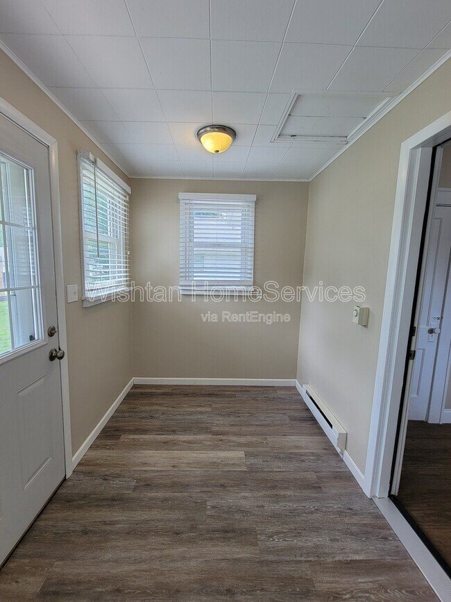 Photo - 333 W Murray St