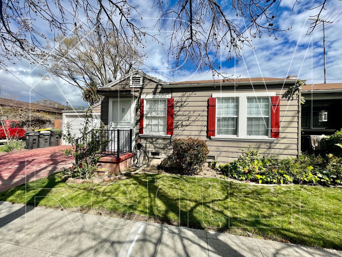 Photo - 1404 N Yosemite St Townhome