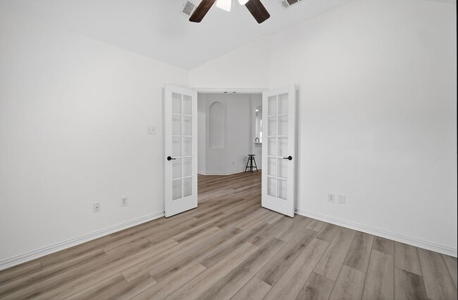 Photo - 2360 Collin Dr