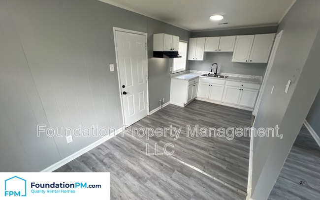 Photo - 765 Marywood St