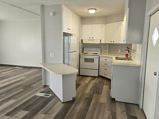 Photo - 406 50th Avenue Plaza W