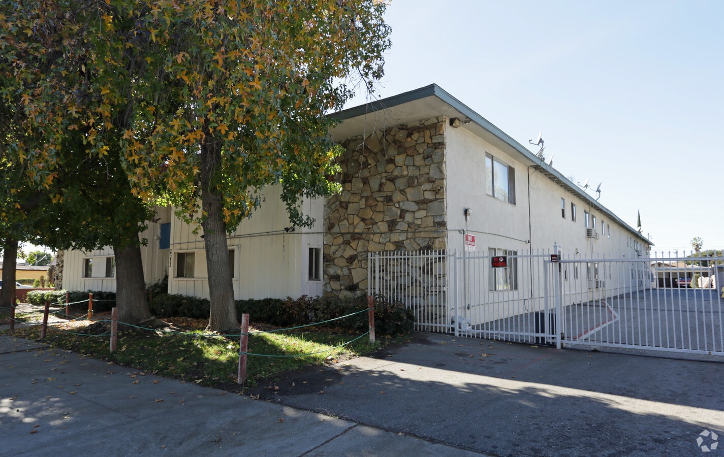 El Royale Apartments - El Royale Apartments