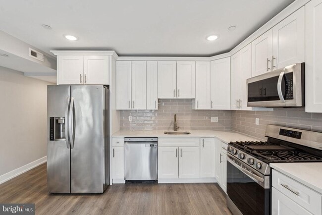 Building Photo - 1309 S 52nd St Unit 2 Rental
