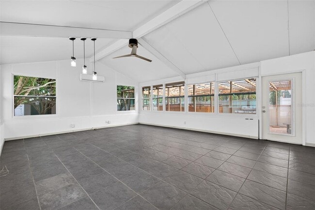 Photo - 5883 Darren Ct