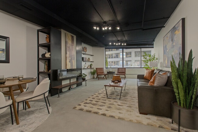 Photo - 44 W Broadway Unidad 302S