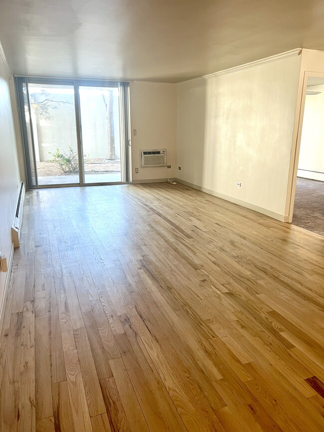 Photo - 4600 E Asbury Cir Unidad 4600 Asbury Circle 103