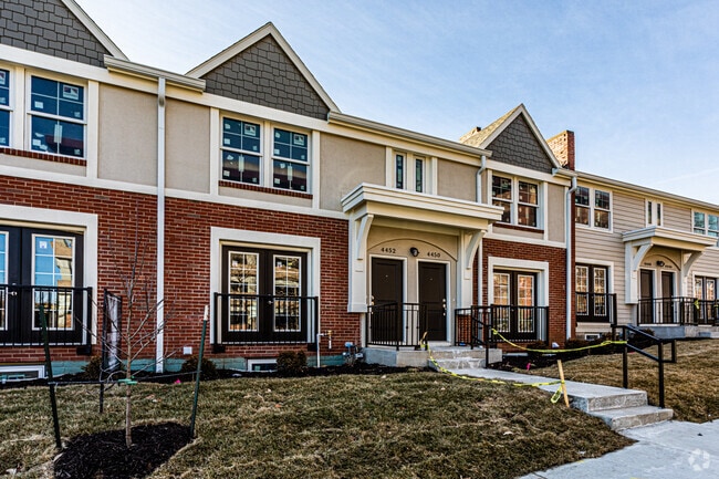 Building Photo - Plaza Town House