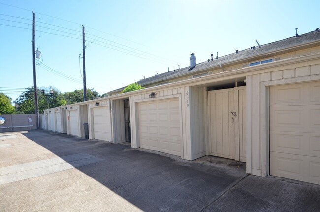 6310 Chevy Chase Dr Unit 5