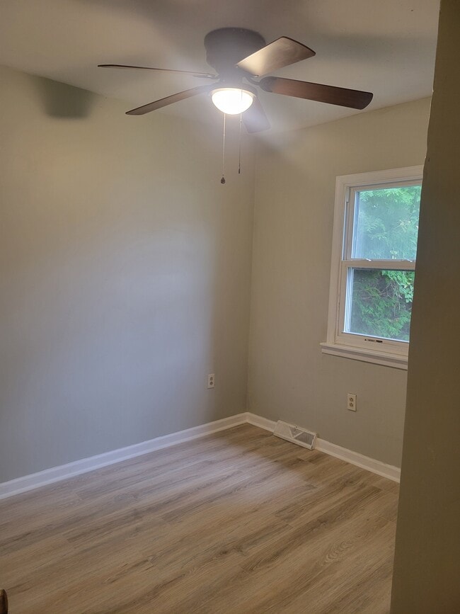 Photo - 1087 Commonwealth Blvd