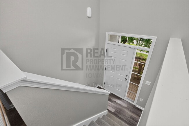 Photo - 1229 E 18th St