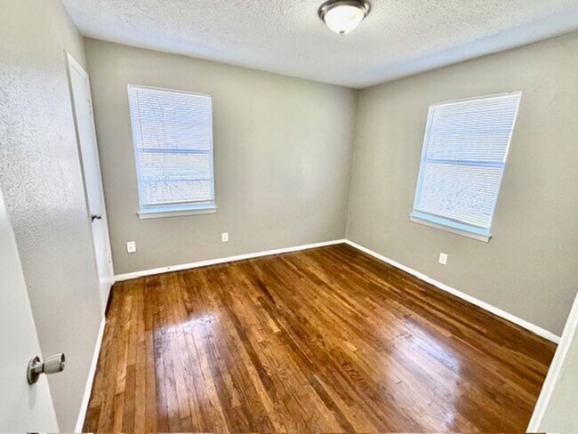 Photo - LochinvarDr5572 Unit 1