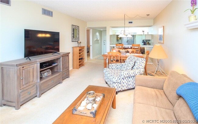 Photo - 4620 NE Sandpebble Trce Unit 104