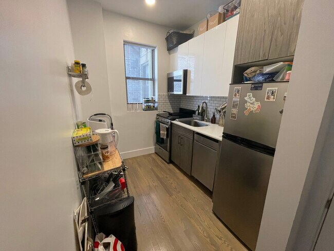 Photo - 15 Peterborough St