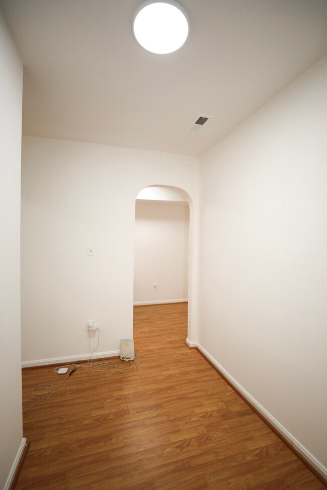 Photo - 1305 Orren St NE