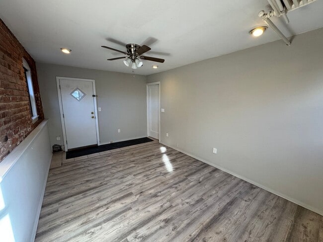 Photo - 2773 Hampshire- Apartment Unit 3 Unit 3