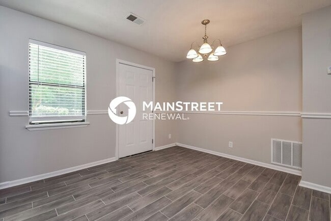 Photo - 3 Bedroom Pet-Friendly Home in Snellville, GA with Main Street Renewal