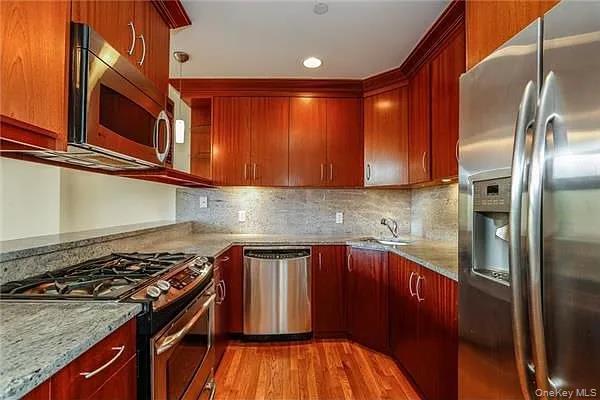 Building Photo - 556 State St Unit 0