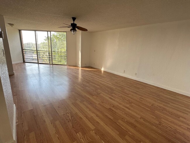 Photo - 3100 N Pine Island Rd Unit 404