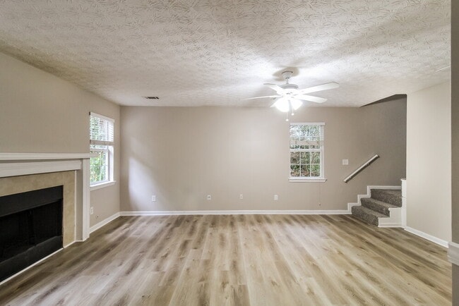 Photo - 4385 Bradley Dr SW