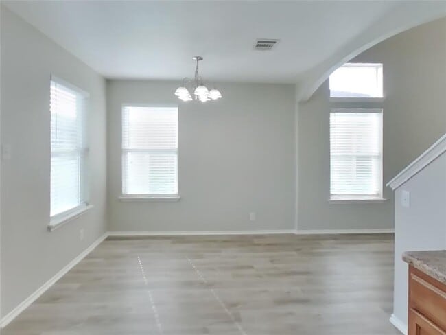 Photo - 18521 Mammoth Cave Blvd