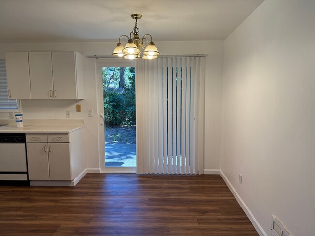 Building Photo - 23820 Edmonds Way Unit 1 Rental