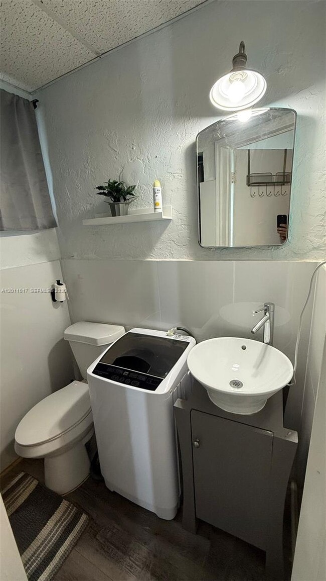 115 SE 2nd St Unit 2