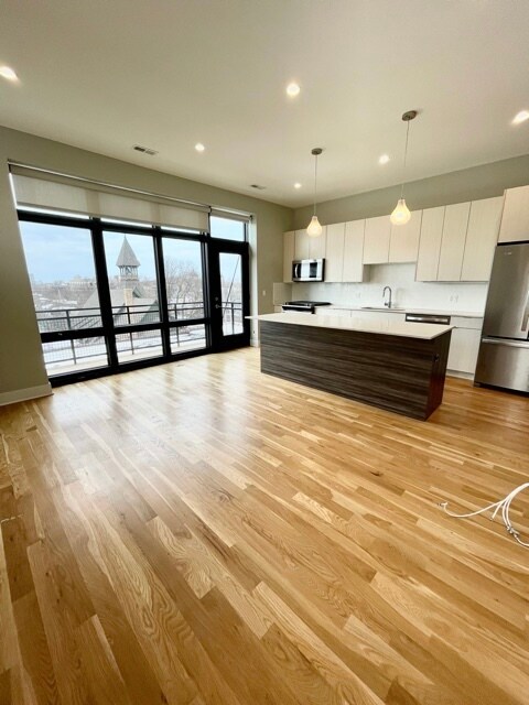 Photo - 4555 N Ravenswood Ave Unit 303