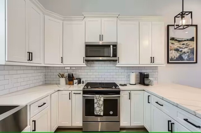 Building Photo - 1528 Chestnut St