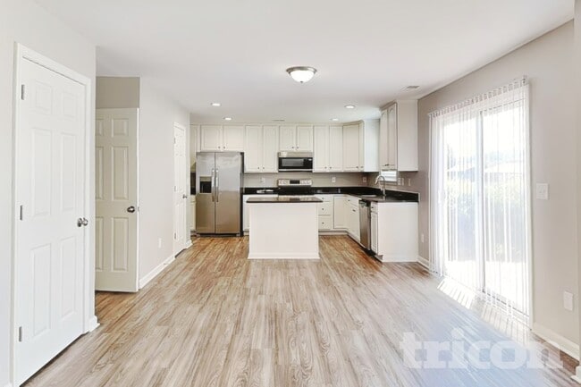 Photo - 2208 Ballingarry Dr