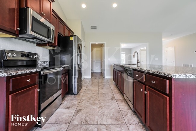 Photo - 282 Franca St