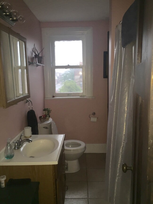 Photo - 103 E. 9th Street Unidad 32