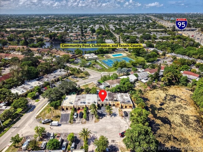 Photo - 221 NW 43rd Pl