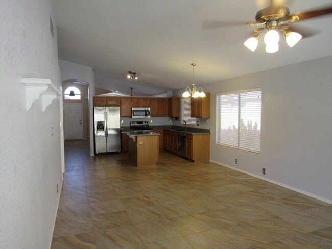 Photo - 853 E Constitution Dr