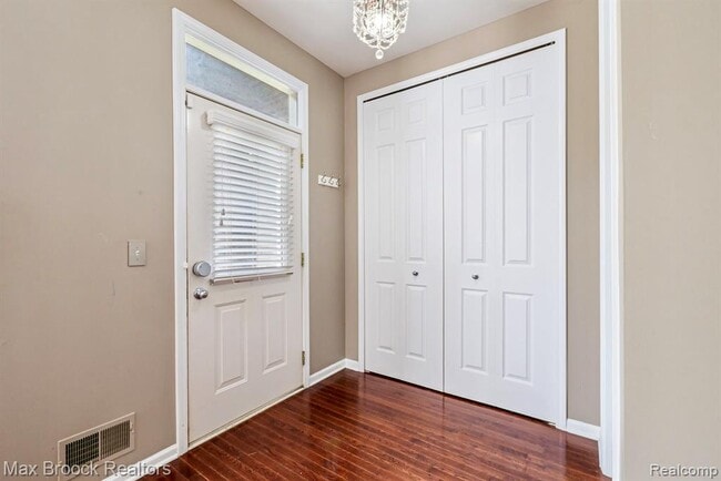 Photo - 3833 Forester Blvd