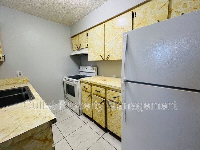 Photo - 325 N 5th St Unit 325-5