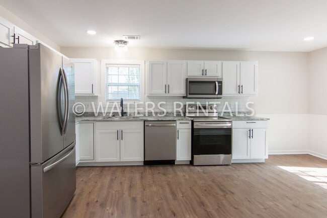 Kitchen - 156 Soren Ln