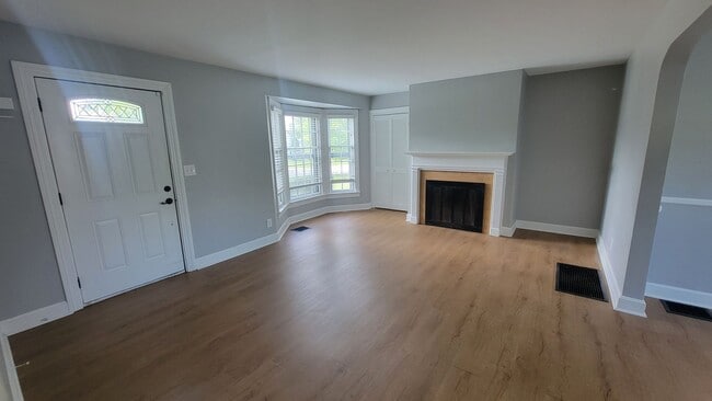 Photo - Clean 4 Bedroom With Immense Space In St. Matthews