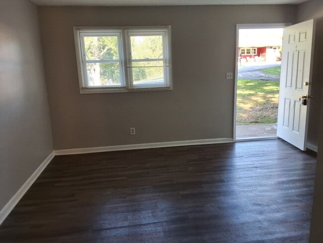 Photo - 1122 Evelyn Dr Unit A