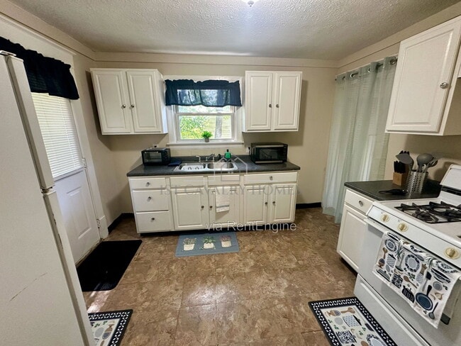 Photo - 2157 10th St SW