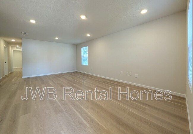 Photo - 6458 Paragon St