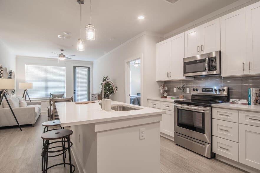 The Heron at River Island apartments — community photo