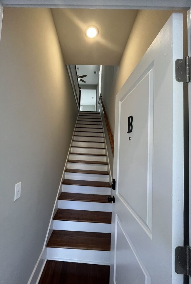 Photo - 3 Bedroom 2 Bathroom with washer/dryer, shared fenced in yard