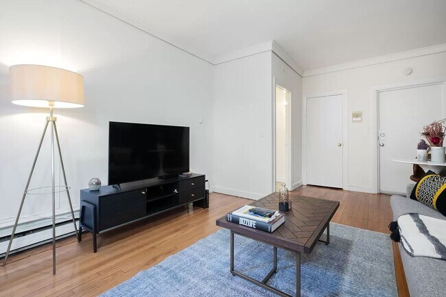 Photo - 542 Beacon St