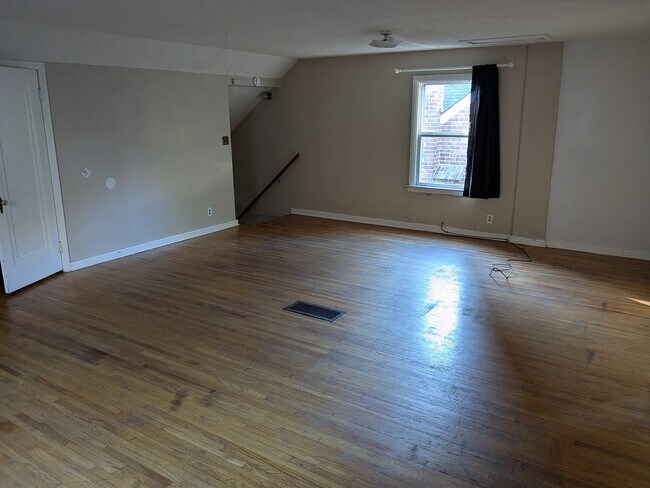 Photo - 16611 Lauder St