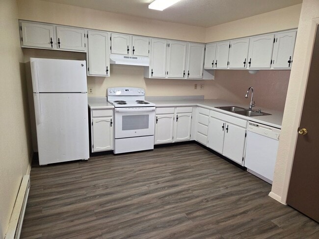 Photo - Cute Spacious 3 Bedroom Condo