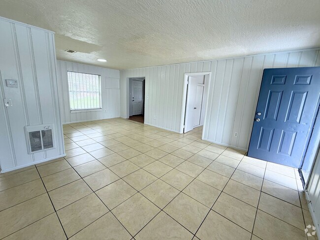 Building Photo - 15410 NW 32 Ct Rental